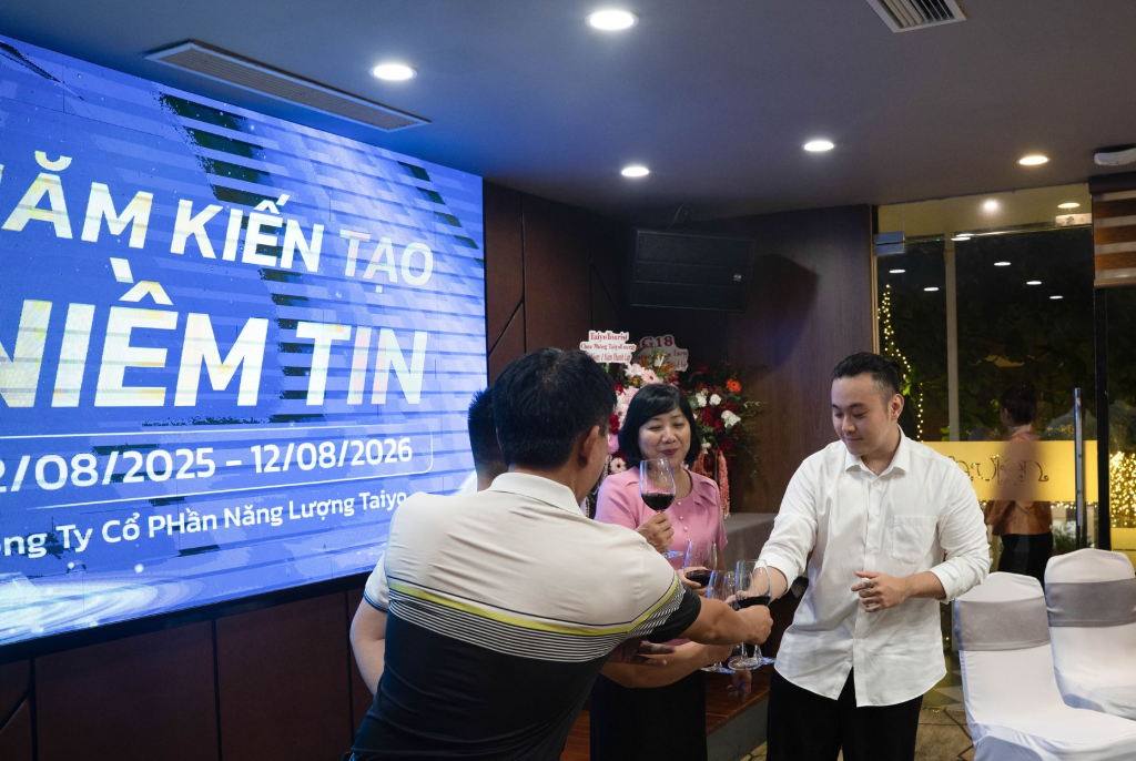 Đại diện TaiyoEnergy tại sự kiện sinh nhật 1 năm Đại diện TaiyoEnergy tại sự kiện sinh nhật 1 năm