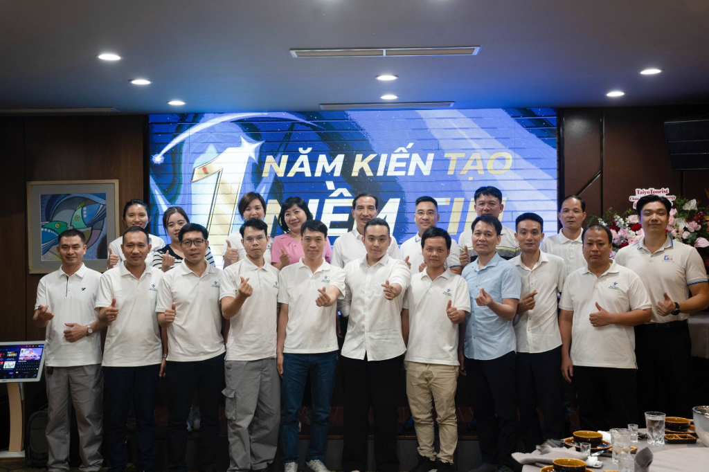 Ban Lãnh đạo cùng đội ngũ quản lý TaiyoEnergy tại chương trình kỷ niệm 01 năm thành lập Công ty Ban Lãnh đạo cùng đội ngũ quản lý TaiyoEnergy tại chương trình kỷ niệm 01 năm thành lập Công ty
